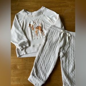TullaBee comfy sweatshirt and pants. 🦌